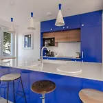 Maison Moderne Avec Jardin Pour 8 à *