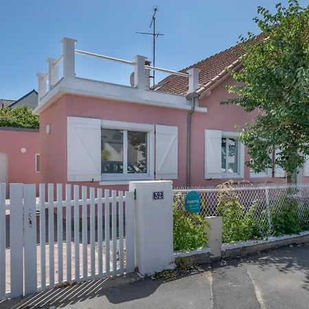 Maison Moderne Avec Jardin Pour 8 à *