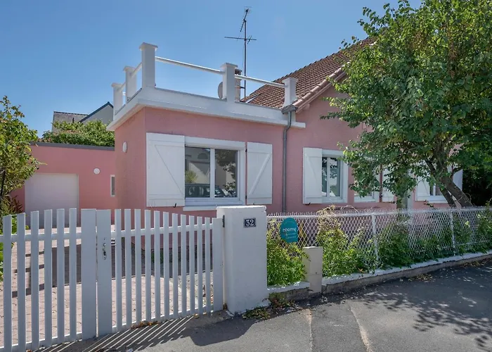 Maison Moderne Avec Jardin Pour 8 A *